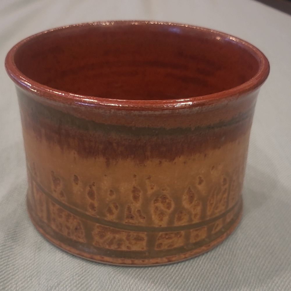MUD DUCK Pottery Baby Cake Baker/Bowl